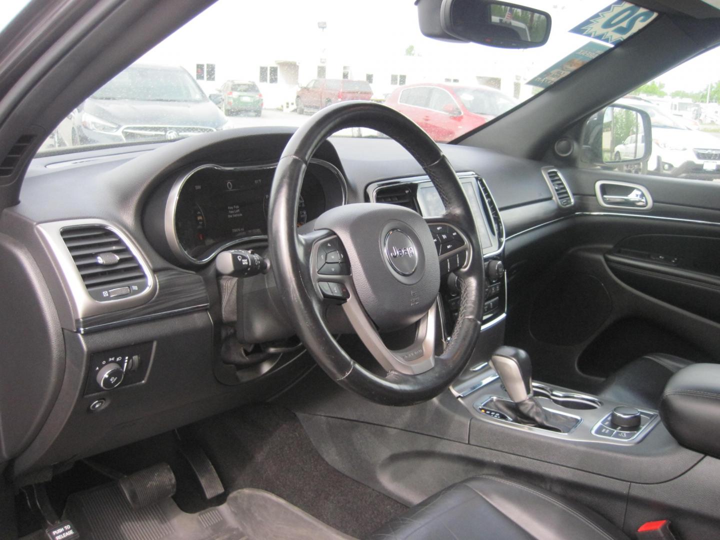 2020 gray /black Jeep Grand Cherokee Limited 4WD (1C4RJFBG1LC) with an 3.6L V6 DOHC 24V engine, 8A transmission, located at 9530 Old Seward Highway, Anchorage, AK, 99515, (907) 349-3343, 61.134140, -149.865570 - Nice Jeep Grand Cherokee Limited come take a test drive. - Photo#11